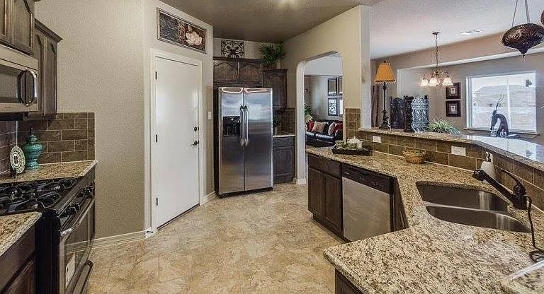 7747 Enchanted Path Dr — Photo 2