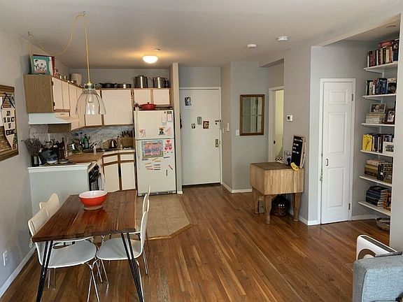 3rd image of 546 Henry St #2A