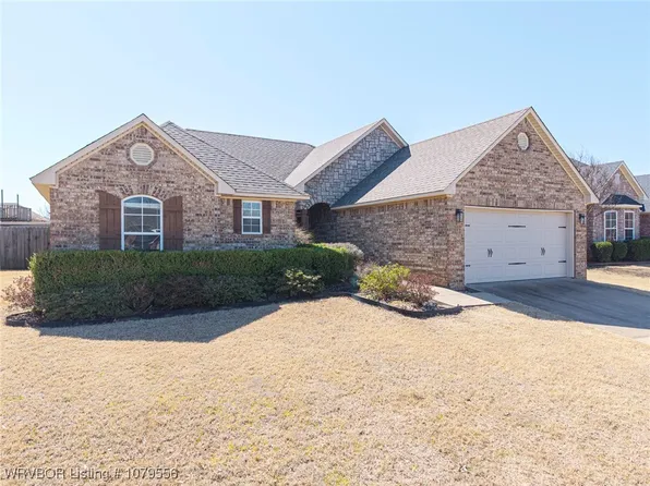 712 Windbrook Ct, Fort Smith, AR 72908