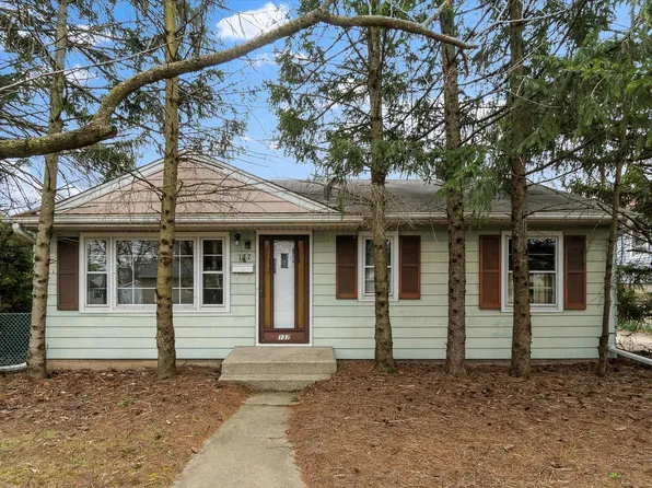 137 James St, Montgomery, IL 60538