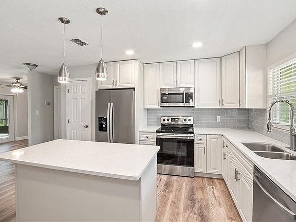 3rd image of 431 Wekiva Rapids Dr