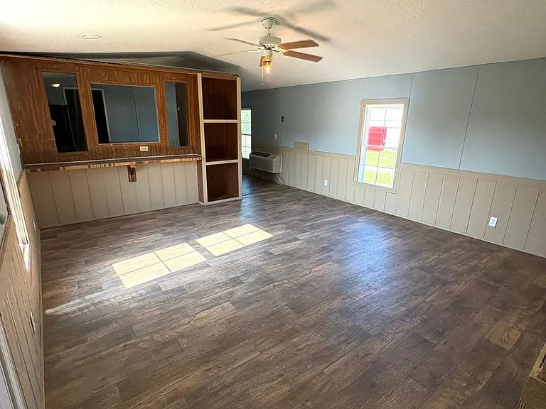 165 Barbara Rd — Photo 2