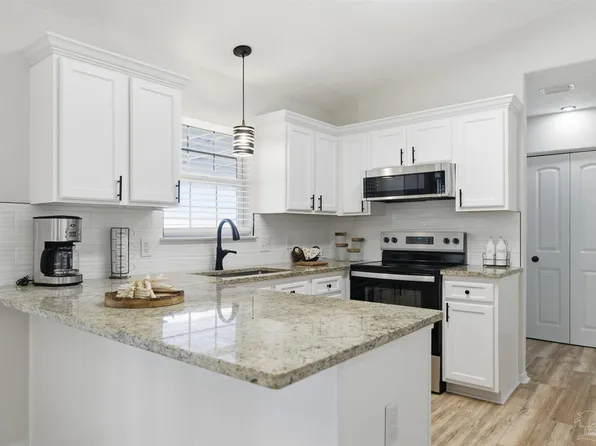 4360 Marilyn Ct, Gulf Breeze, FL 32563