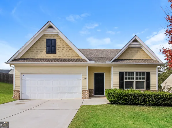 6037 Heisler St, Rex, GA 30273