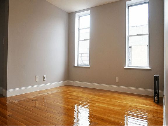 3rd image of 1 Post Ave APT 54