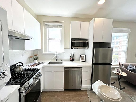 4th image of 733 Bush St #201L