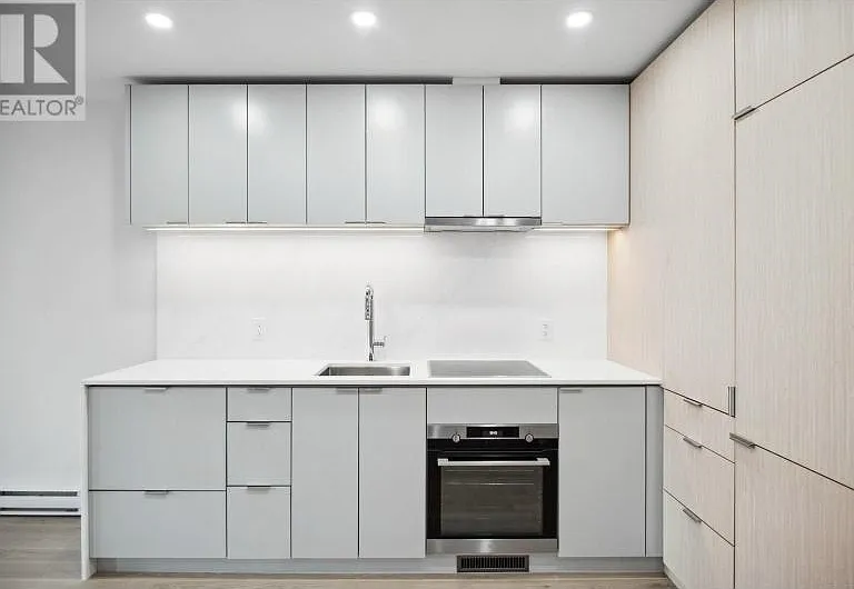 239 Keefer St #502 — Photo 3