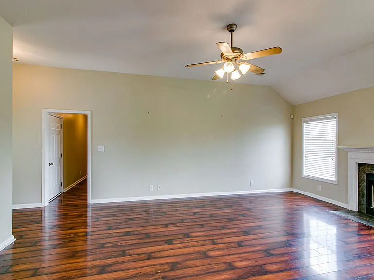 988 Chardea Ct — Photo 8