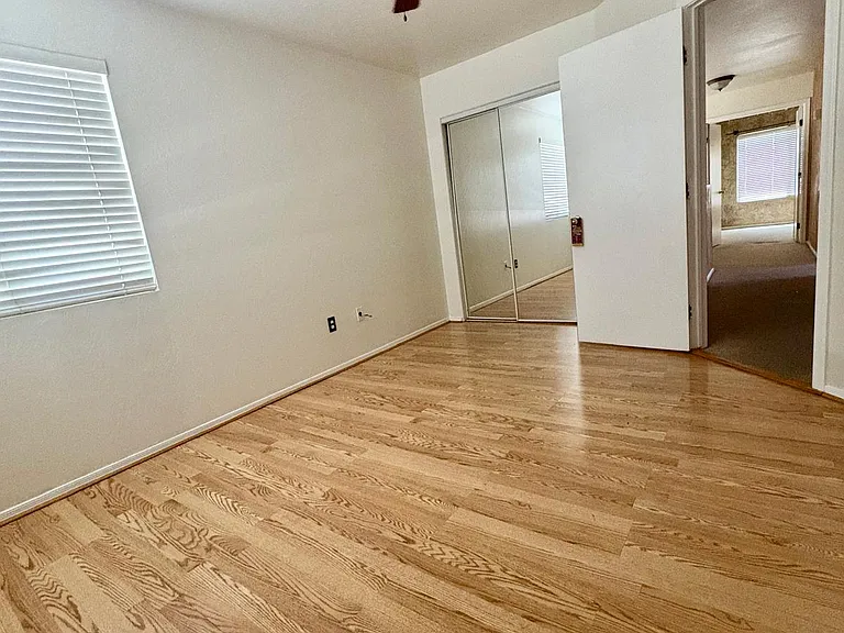 326 N Pioneer St — Photo 35