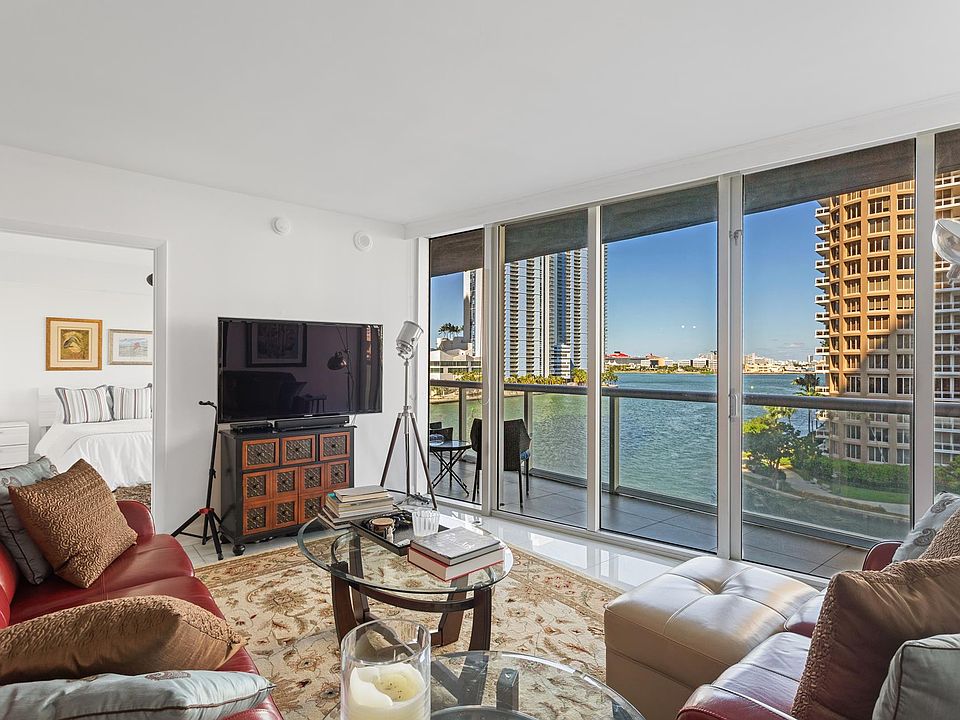 1st image of 465 SE Brickell Ave #618