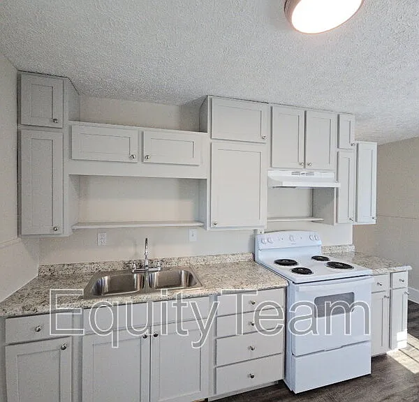 128 N River St #B — Photo 5