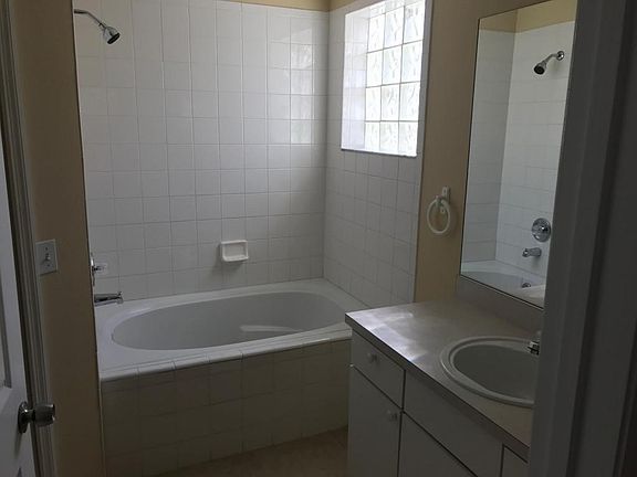 3rd image of 1011 Belvoir Dr