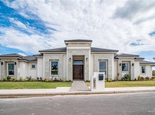 1608 N Oak St, Alton, TX 78573