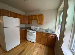 275 E Burlington St #2, Riverside, IL 60546