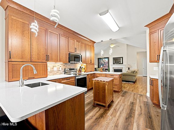 2nd image of 116 Frost Court