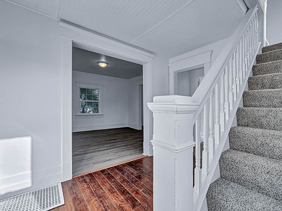 3rd image of 1119 W Michigan Ave