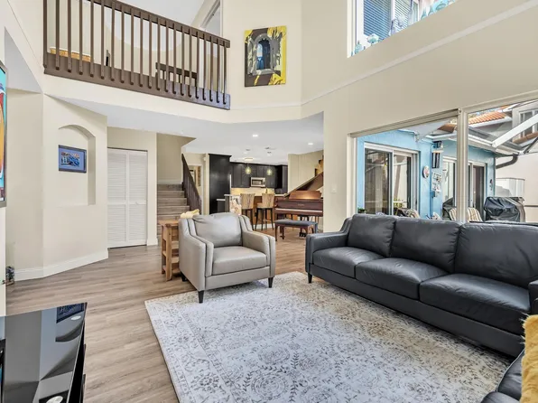1025 Silverbell Street, Hollywood, FL 33019