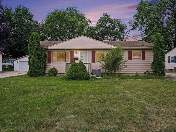 1517 Crestwood Blvd, South Bend, IN 46635