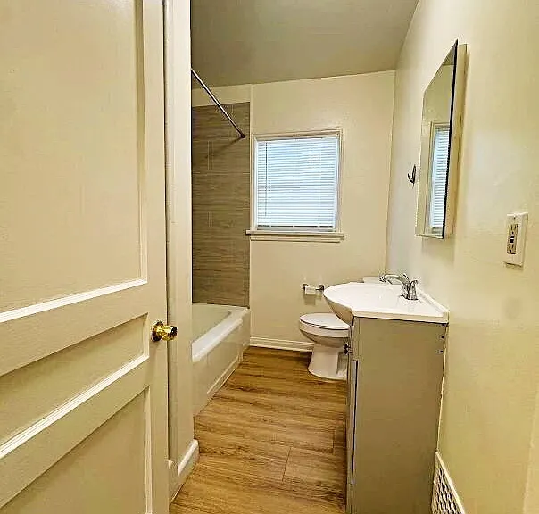 127 N Doheny Dr #127.5 — Photo 15