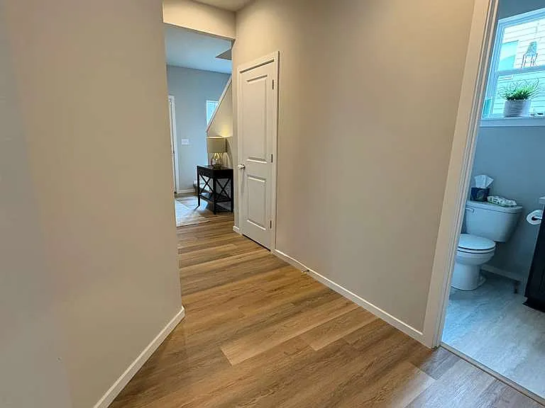 4337 23rd Ct NE — Photo 8