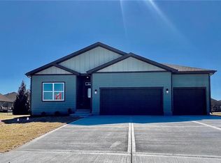 18549 W 193rd St, Spring Hill, KS 66083