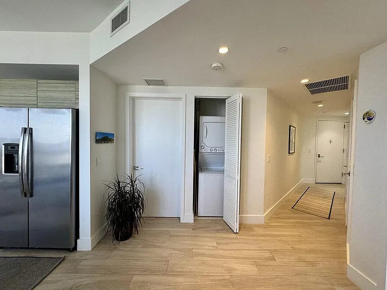 121 NE 34th St #1116 — Photo 28