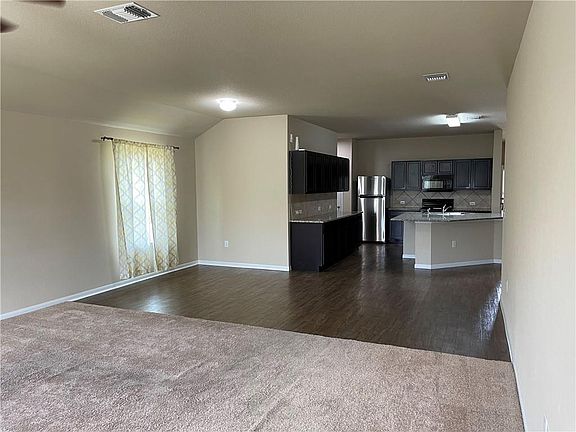 5th image of 609 Silver Wing Dr