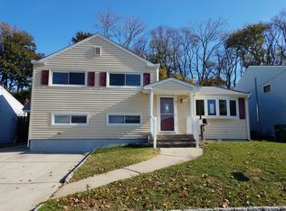 98 Albert Dr, Parlin, NJ
