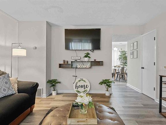 2nd image of 455 Three Springs Rd APT 20