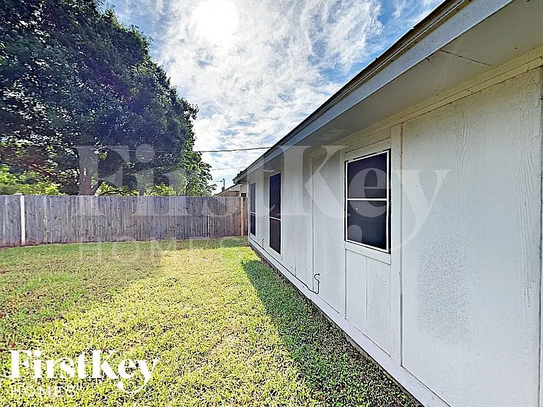 503 Benedict Ln — Photo 11