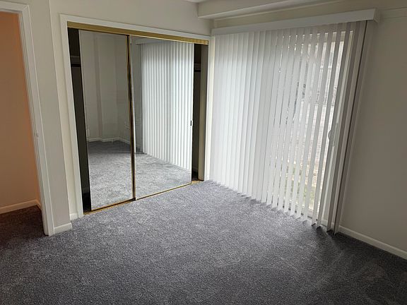 5th image of 4036 N California Ave APT 106