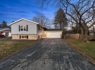 4844 Indian Hills Dr, Racine, WI 53406