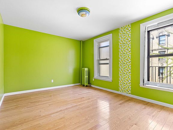 2nd image of 828 Gerard Ave APT 3A
