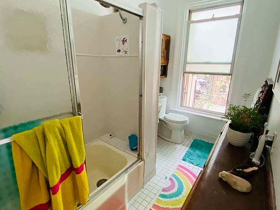5th image of 317 Clermont Ave #2