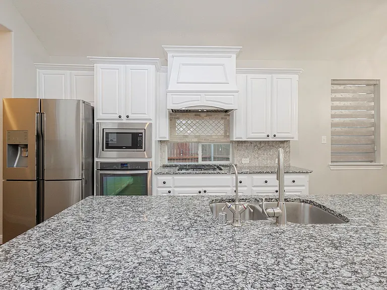 9704 Tanen Dr — Photo 24