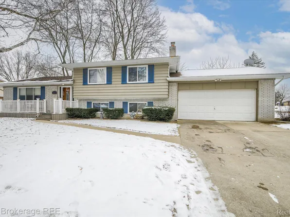 2134 Rollins St, Grand Blanc, MI 48439