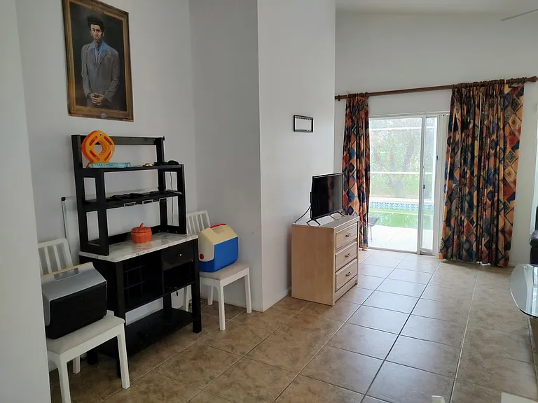 521 Castlemain Cir — Photo 11