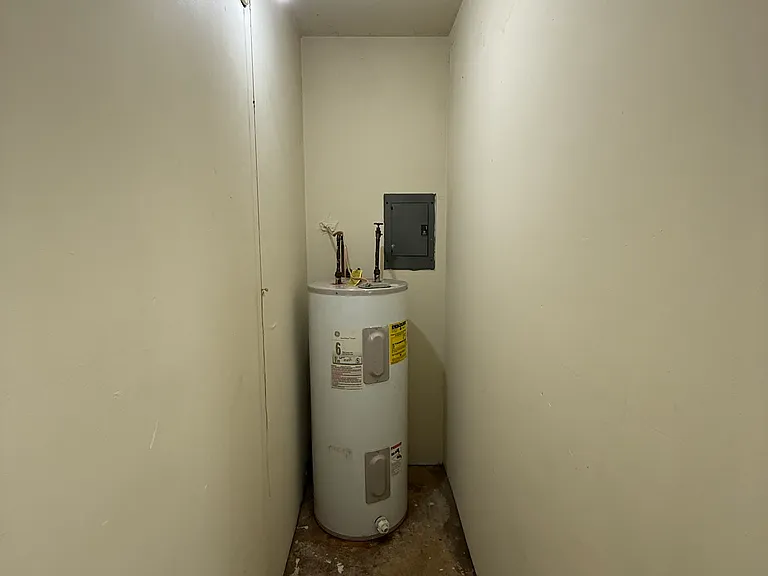 2111 Florence Ave #A — Photo 11