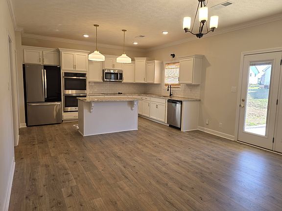 4th image of 1147 Chagford Dr