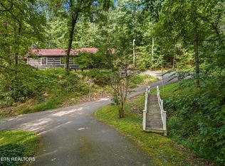244 Spring Valley Rd, Pigeon Forge, TN 37863