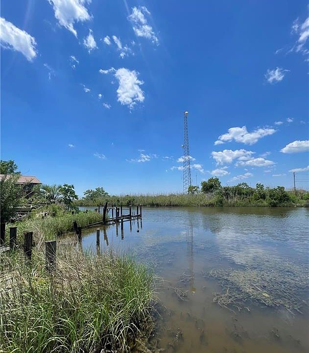 2nd image of 4897 Pontchartrain Dr