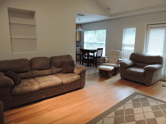 4th image of 3354 Millcrest Dr