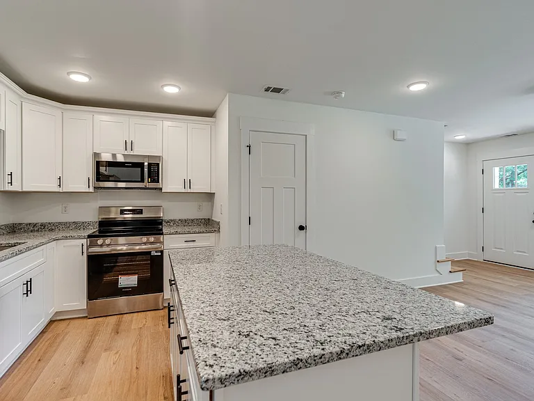 136 Cleveland Rd — Photo 10