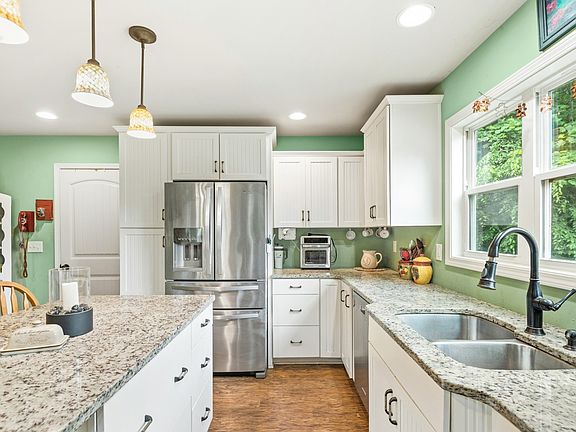 38th image of 2650 Haywood Hollow Rd