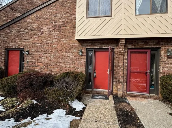 303 Mountainview Dr #303, Wayne, PA 19087