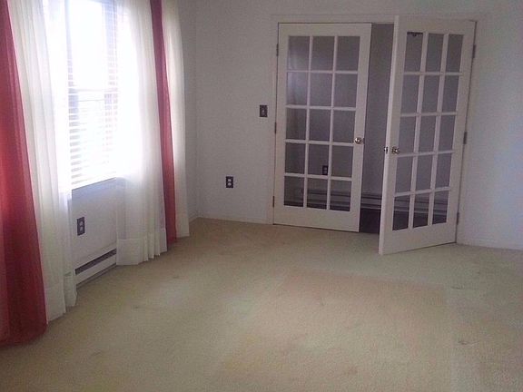 3rd image of 159 Daniels Dr