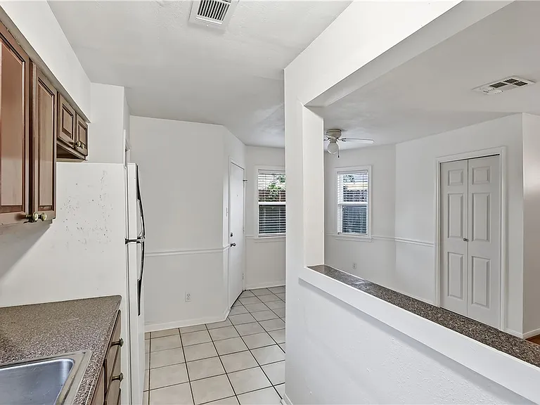 1521 Hawk Tree Dr — Photo 13