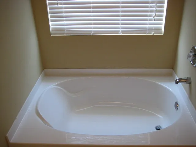 2649 Sutherland Dr — Photo 11