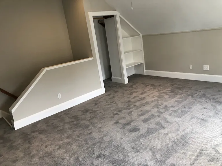 79 N State St — Photo 12