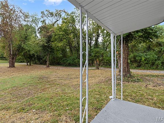 3rd image of 9810 Jacobi Ave